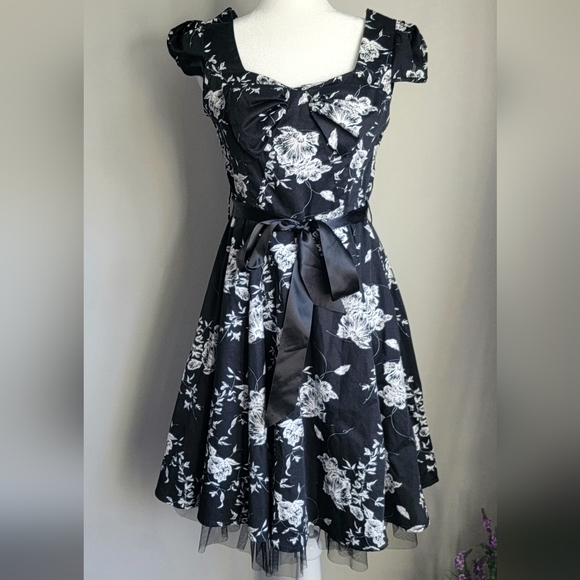 hearts and roses Dresses & Skirts - NWT 50s Rockabilly Retro Dress - Xl/16 - floral